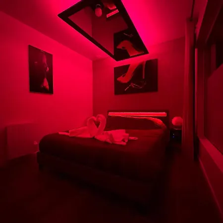 L'aphrodite Apartment *